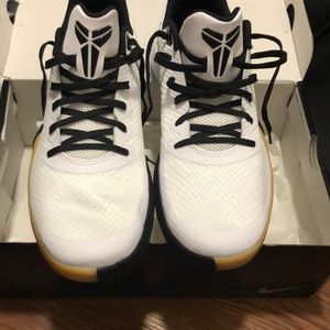 Nike Mamba Focus men’s b-ball shoes